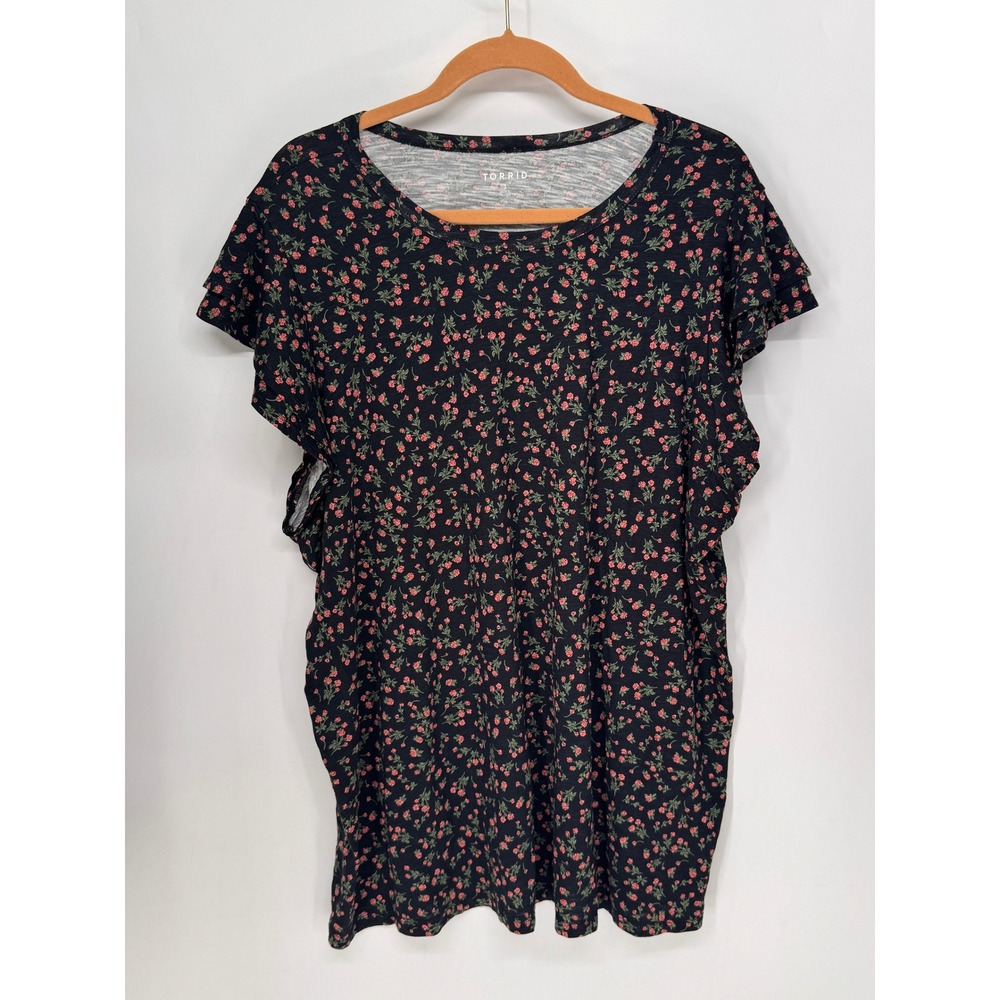 Torrid Knit Top Womens 3 Black Floral Flutter Sleeve Scoop Neck Stretch EUC